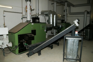 Hackgut-Kessel Fabrikat: HDG 200 kW